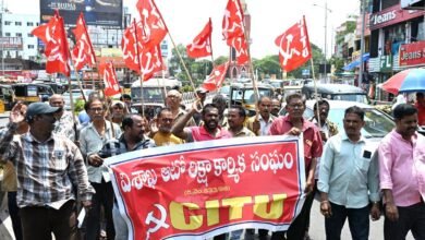 Vizag autorickshaw drivers protest fuel price hike, demand subsidised rates from State government