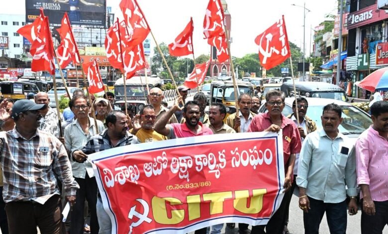 Vizag autorickshaw drivers protest fuel price hike, demand subsidised rates from State government