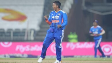 Deepti's maiden T20I five-for downs South Africa